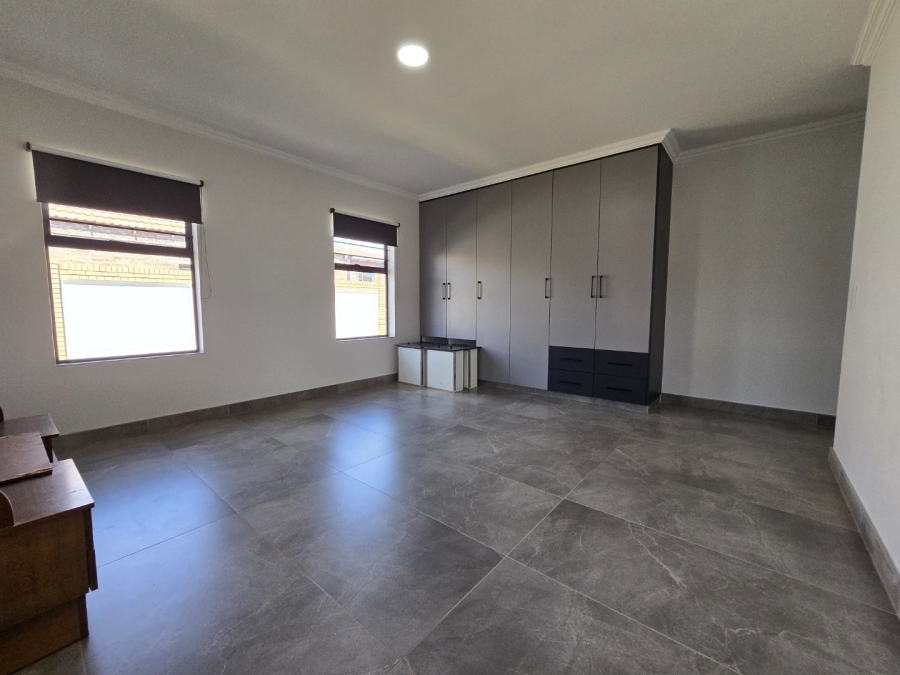 3 Bedroom Property for Sale in Van Der Hoff Park North West